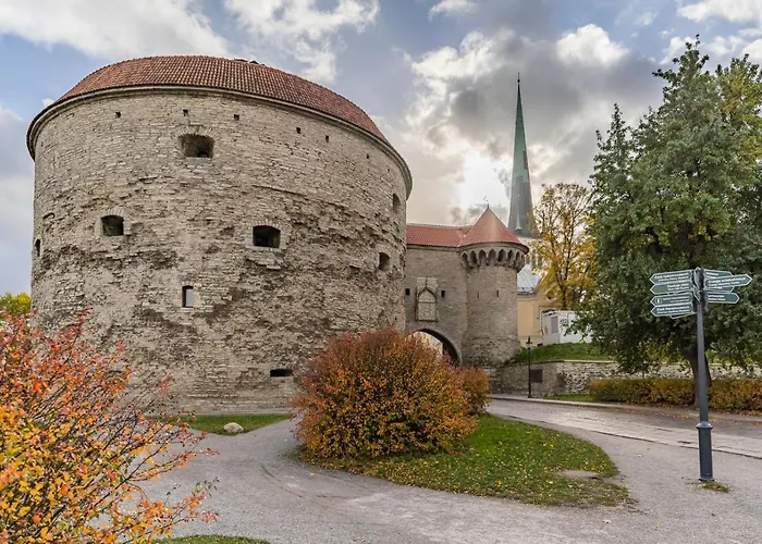 Kgb Bunker In The Old Town Apartmán *
