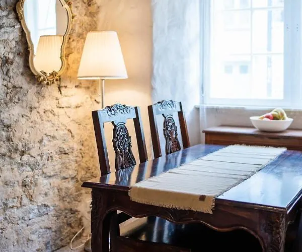 Kgb Bunker In The Old Town 公寓 *