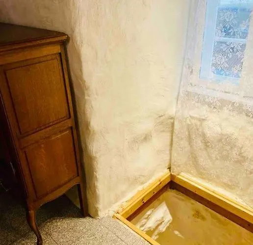 Kgb Bunker In The Old Town 塔林